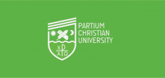 Logo of Partium Christian University (English, green)