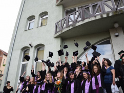 Eredményes nyári vizsgaidőszakon vannak túl a Partiumi Keresztény Egyetem, Óvó- és tanítóképző szakon idén és tavaly végzett hallgatói