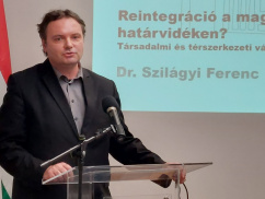 Plenáris előadás a Partiumról a kárpát-medencei magyarságról szóló konferencián